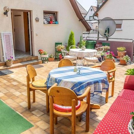 Apartmenthaus Ferienwohnungen Sila Weinstadt Bagian luar foto