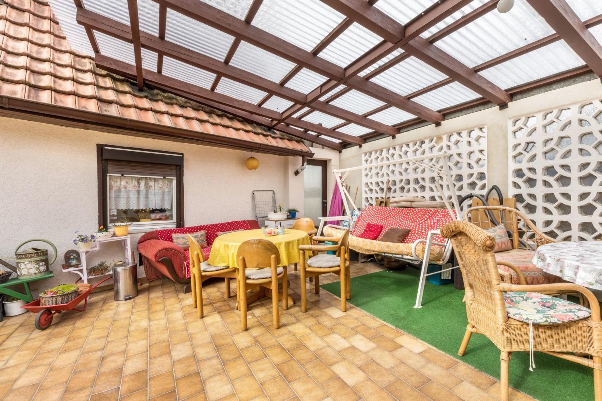 Apartmenthaus Ferienwohnungen Sila Weinstadt Bagian luar foto