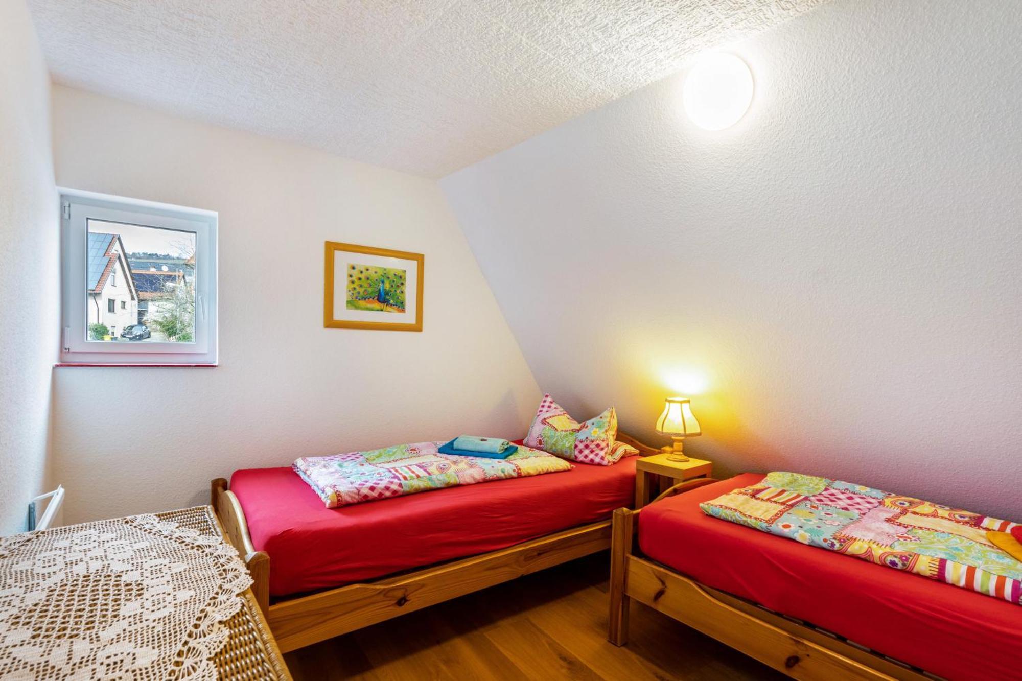 Apartmenthaus Ferienwohnungen Sila Weinstadt Bagian luar foto