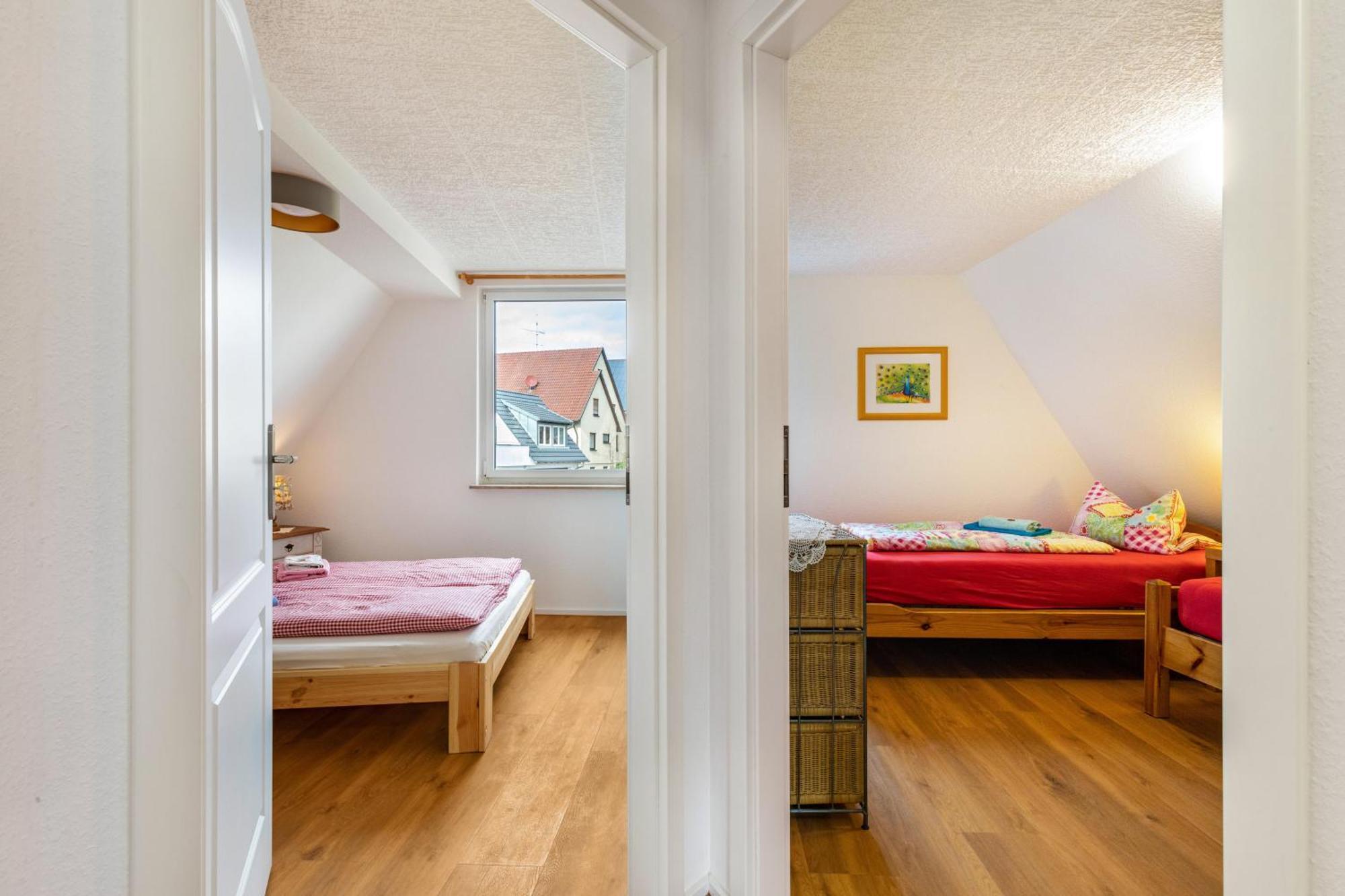 Apartmenthaus Ferienwohnungen Sila Weinstadt Bagian luar foto