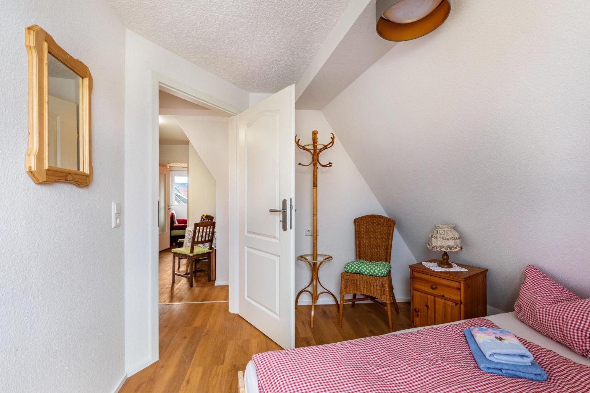 Apartmenthaus Ferienwohnungen Sila Weinstadt Bagian luar foto