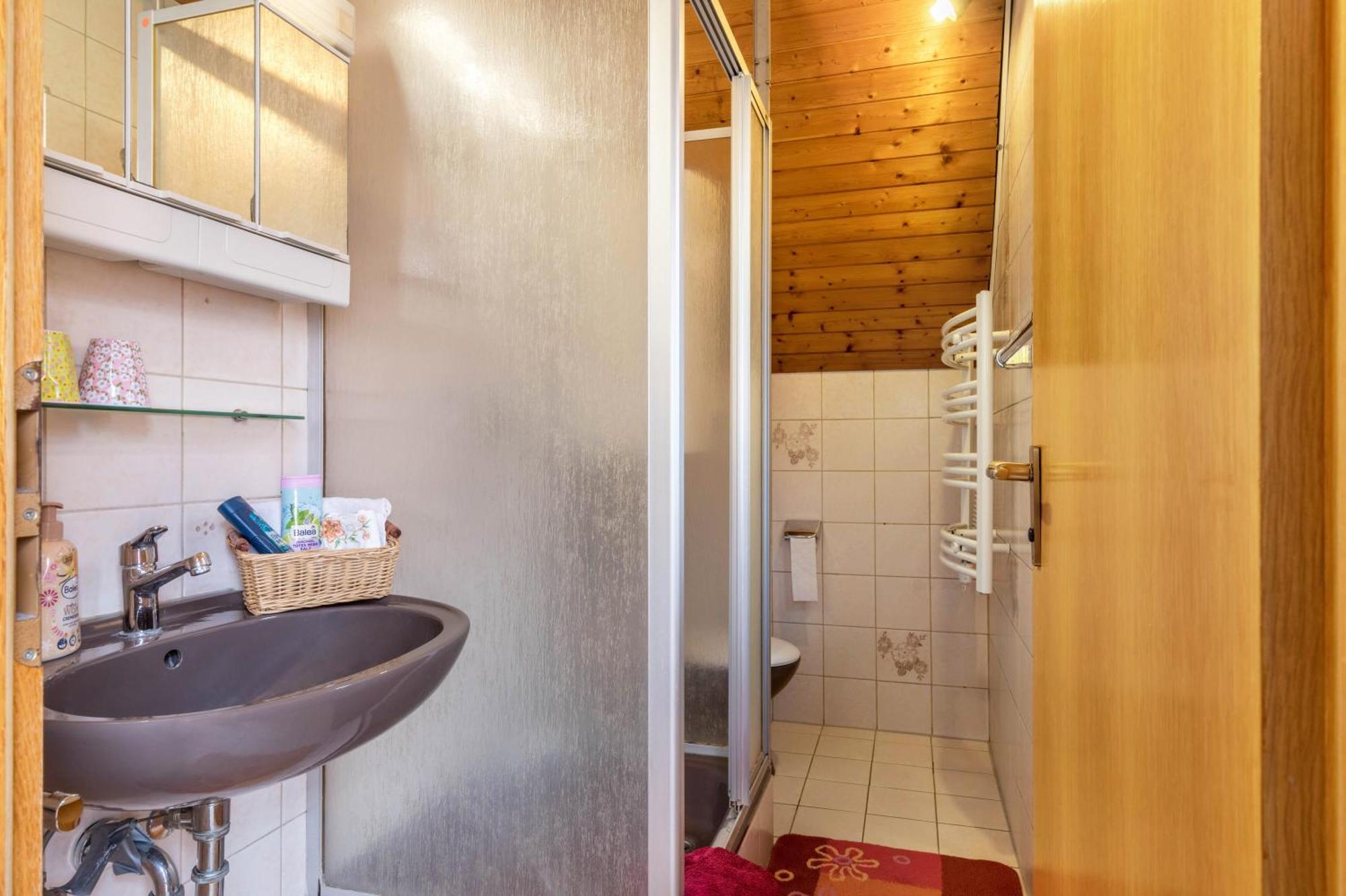 Apartmenthaus Ferienwohnungen Sila Weinstadt Bagian luar foto