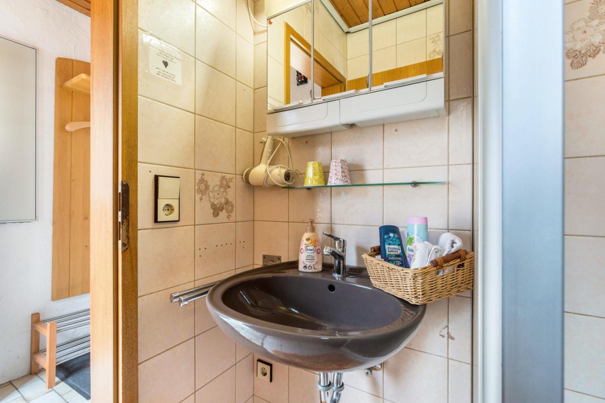 Apartmenthaus Ferienwohnungen Sila Weinstadt Bagian luar foto