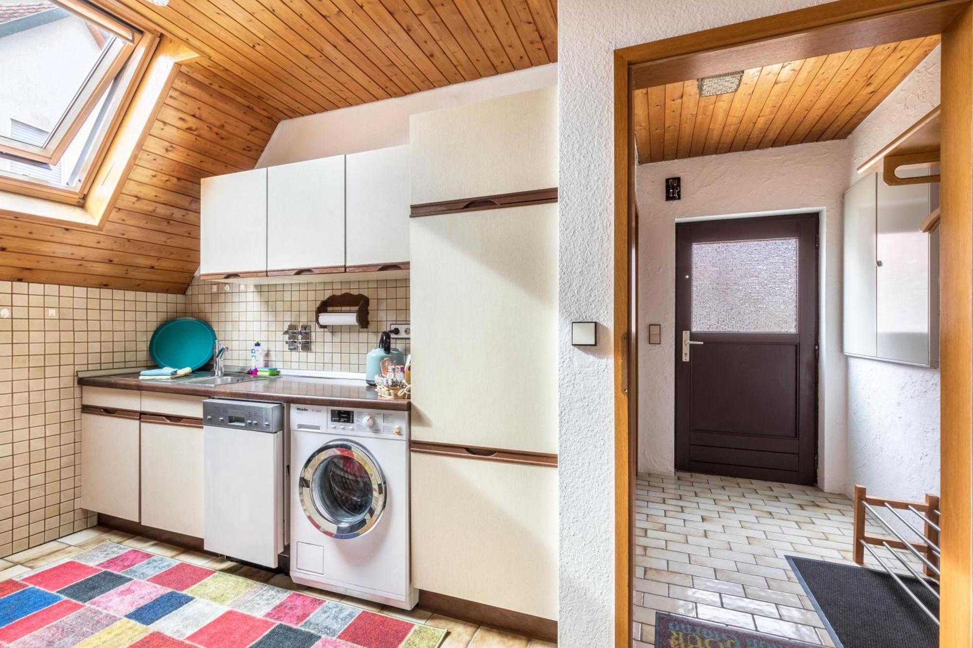 Apartmenthaus Ferienwohnungen Sila Weinstadt Bagian luar foto
