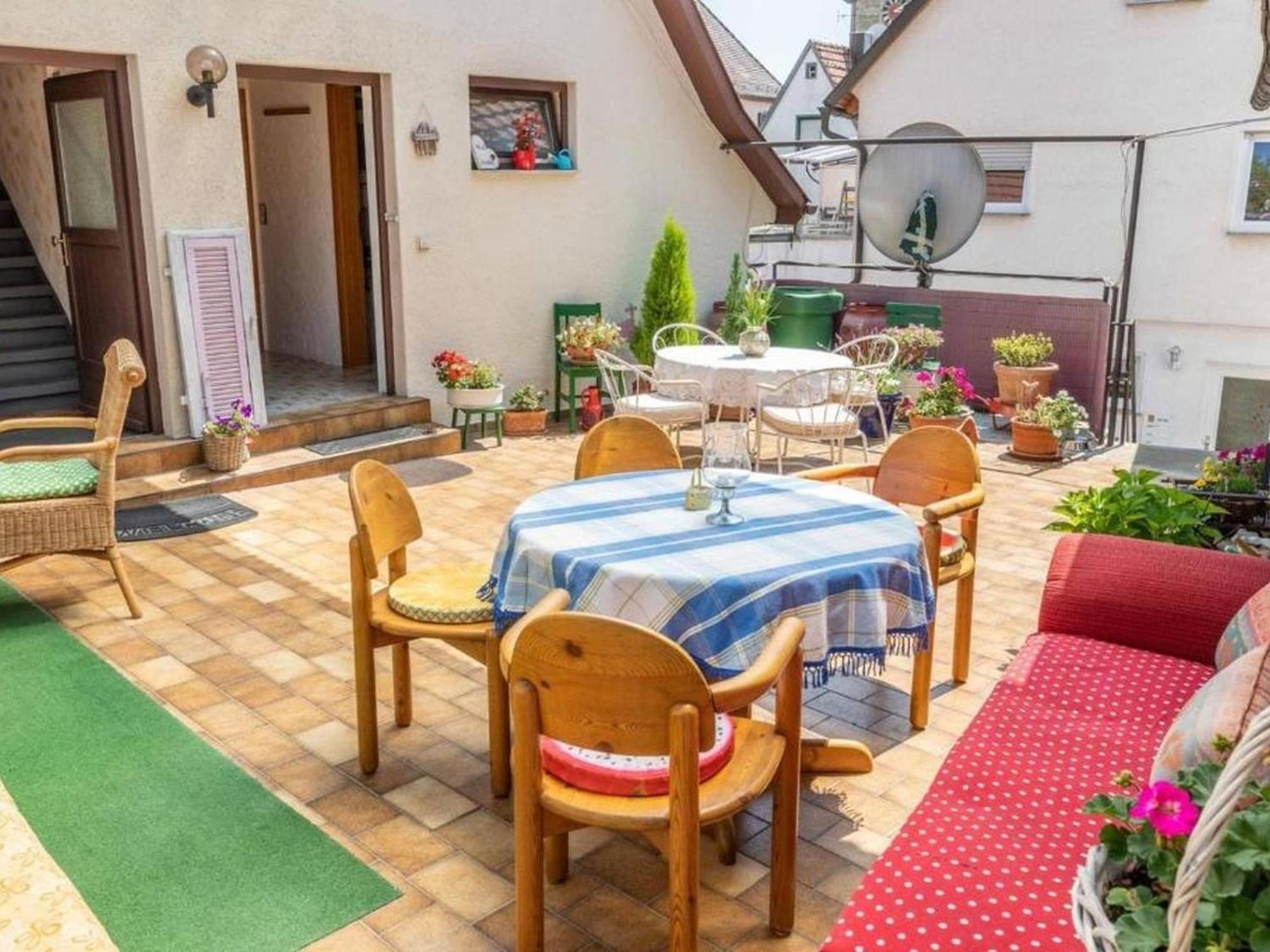Apartmenthaus Ferienwohnungen Sila Weinstadt Bagian luar foto