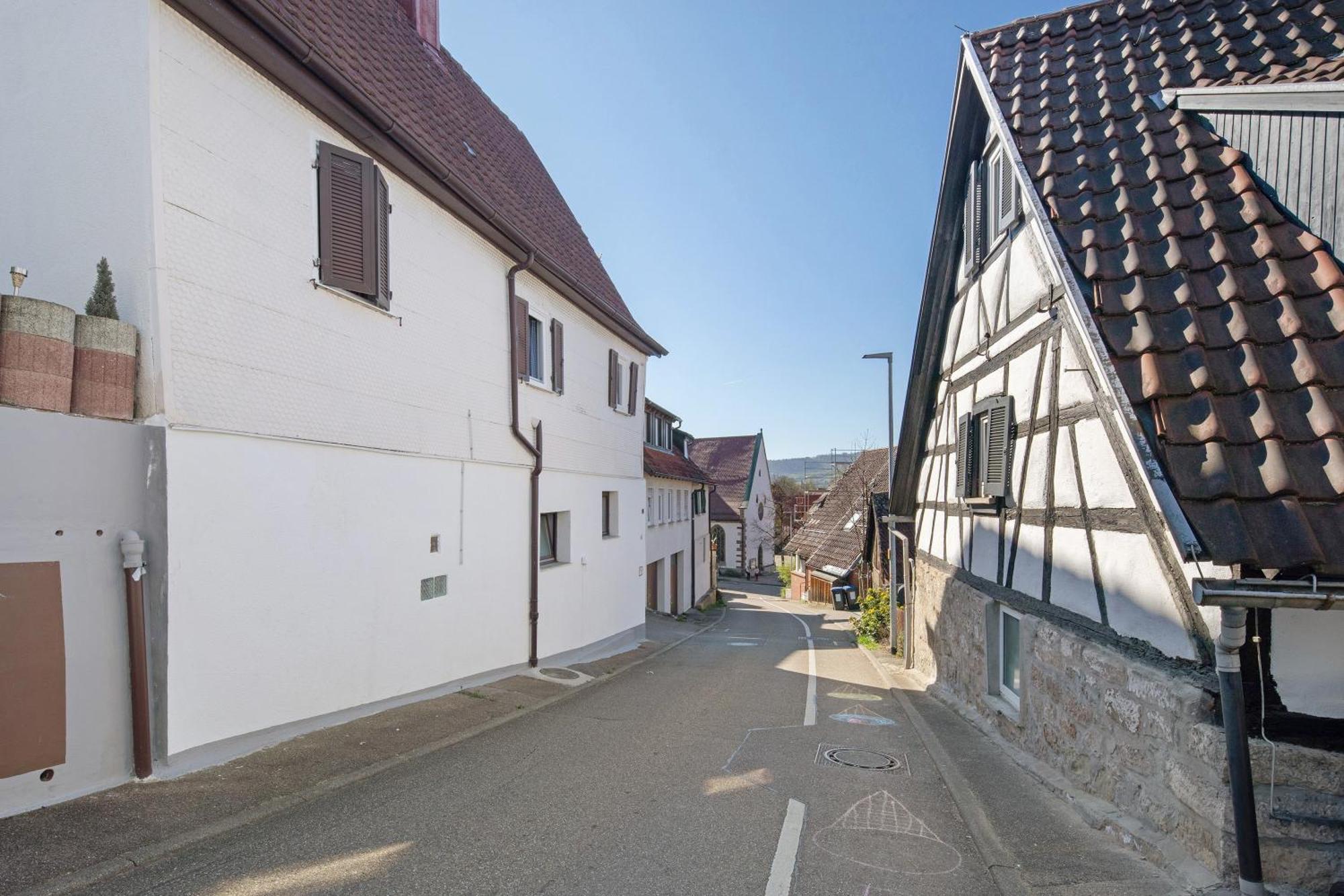 Apartmenthaus Ferienwohnungen Sila Weinstadt Bagian luar foto