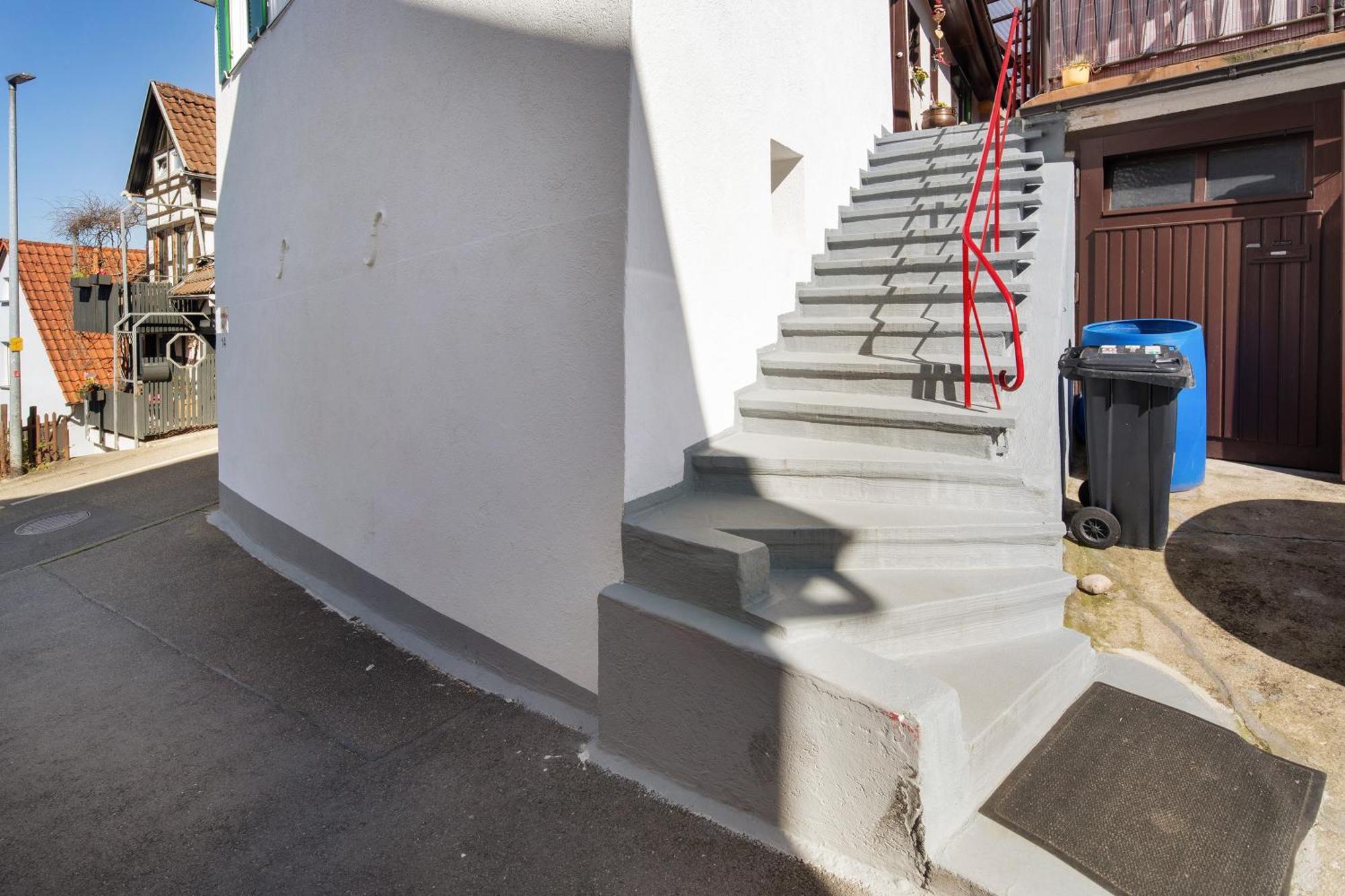 Apartmenthaus Ferienwohnungen Sila Weinstadt Bagian luar foto