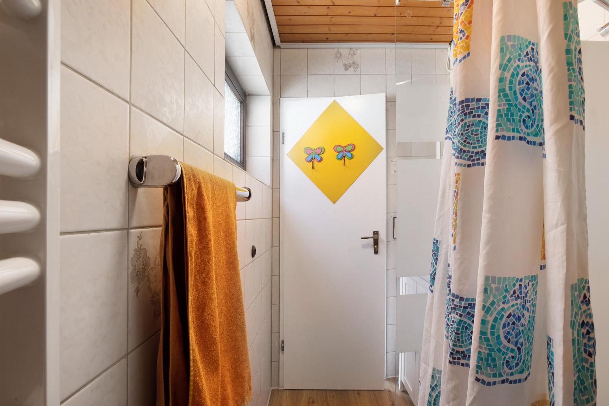 Apartmenthaus Ferienwohnungen Sila Weinstadt Bagian luar foto